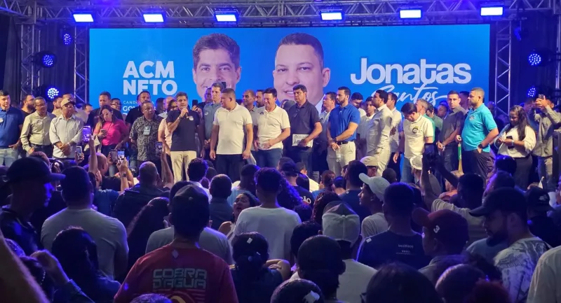 Jonatas Santos lança pré-candidatura a deputado federal com presença de ACM Neto em ato que movimenta Teixeira de Freitas