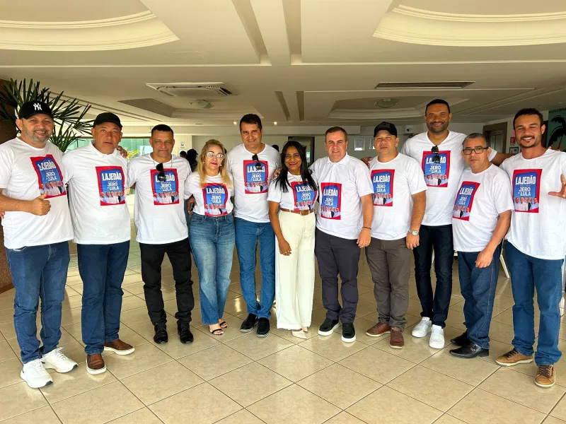 Prefeito Tonzinho lidera comitiva de Lajedão em convenção estadual do PT, em Salvador