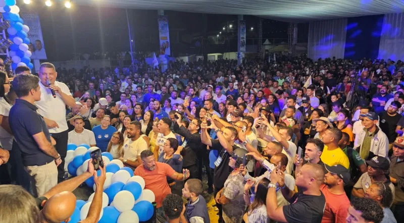 Jonatas Santos lança pré-candidatura a deputado federal com presença de ACM Neto em ato que movimenta Teixeira de Freitas