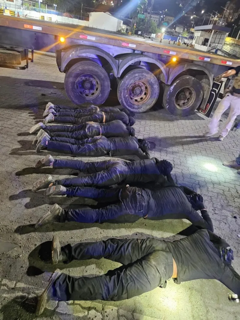 Operação conjunta apreende cerca de uma tonelada de cocaína e prende nove pessoas no Porto de Salvador