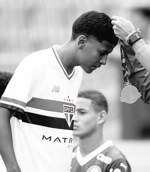 Ex-atleta do São Paulo de 15 anos é morto a tiros durante partida de futebol em Maceió