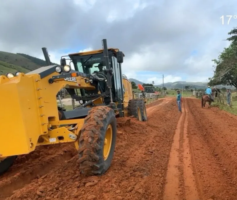 Recuperação de estradas vicinais melhora acesso e transporte na zona rural de Vereda
