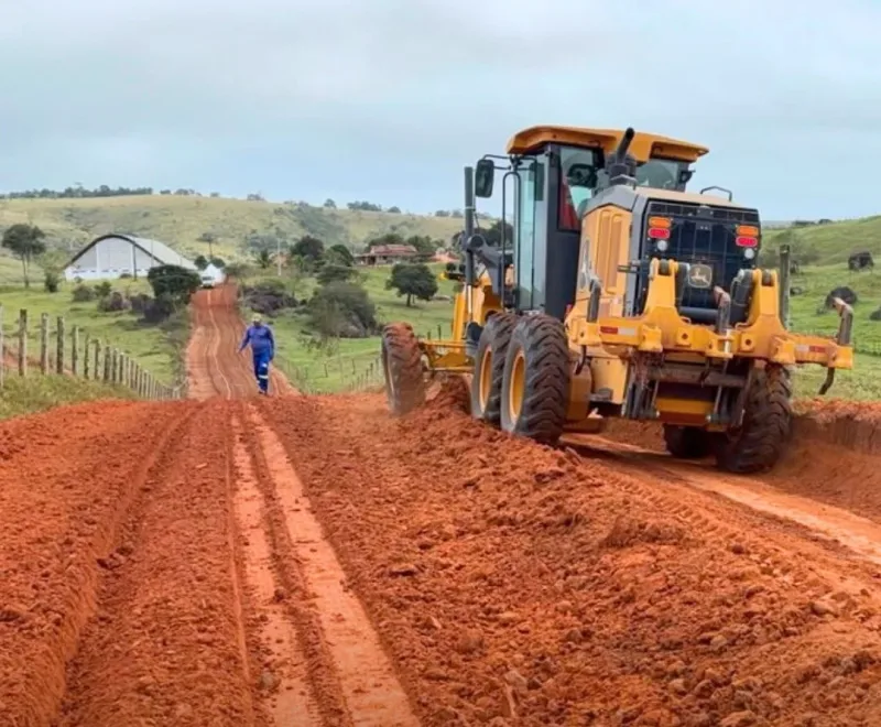 Recuperação de estradas vicinais melhora acesso e transporte na zona rural de Vereda