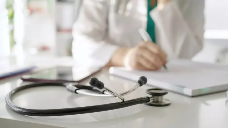 10 exames essenciais que todo homem precisa fazer após os 40 anos, segundo médico
