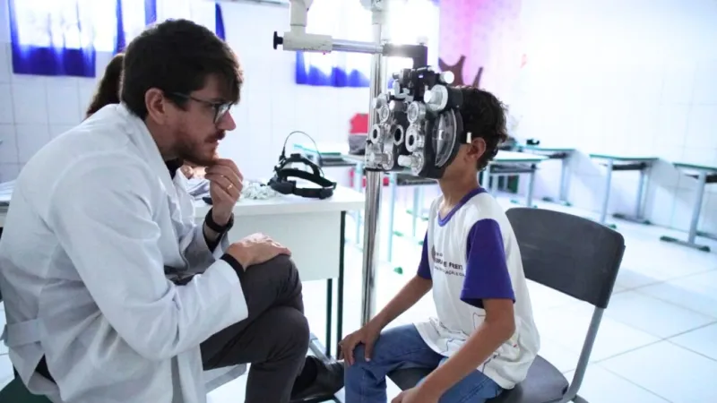 Projeto “De Olho no Futuro” amplia cuidados com a saúde visual de estudantes de Teixeira de Freitas