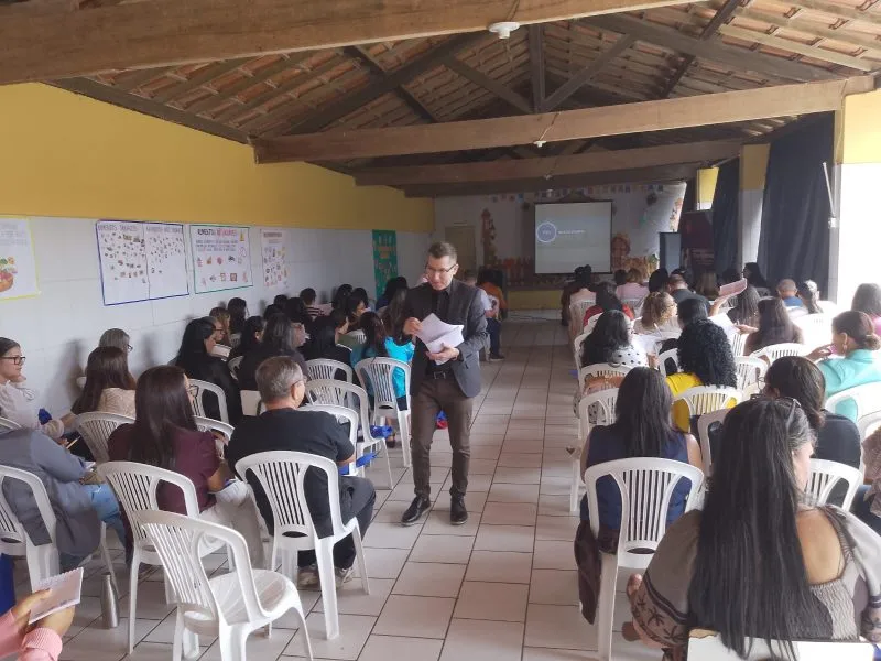 Educadores participam de oficina sobre Programação Neurolinguística para fortalecer comunicação e liderança nas escolas em Itabatã Educadores participam de oficina sobre Programação Neurolinguística para fortalecer comunicação e liderança nas escolas em Itabatã