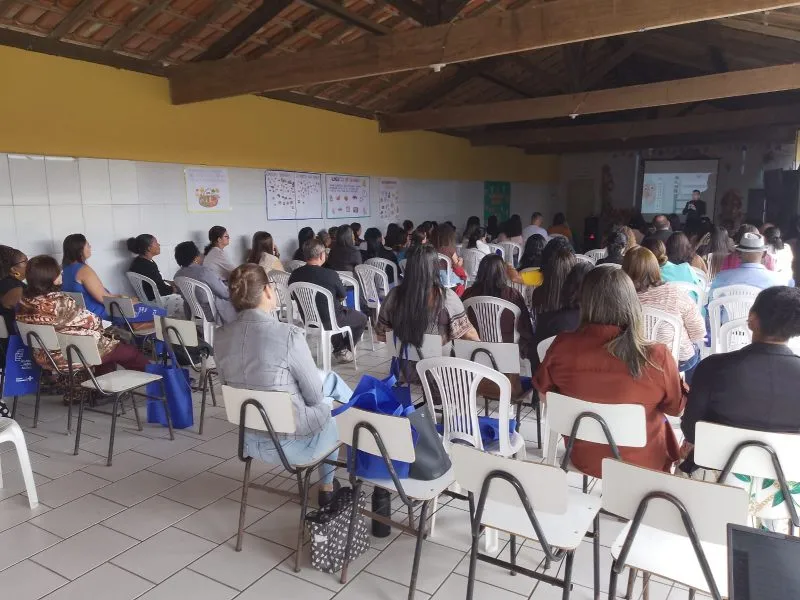 Educadores participam de oficina sobre Programação Neurolinguística para fortalecer comunicação e liderança nas escolas em Itabatã Educadores participam de oficina sobre Programação Neurolinguística para fortalecer comunicação e liderança nas escolas em Itabatã