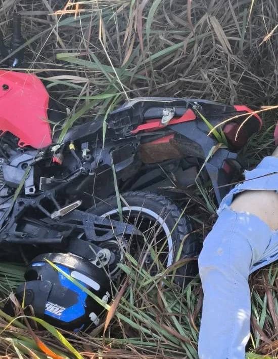 Mulher de 28 anos morre em acidente de moto na BA-290 próximo a Duque de Caxias em Teixeira de Freitas 