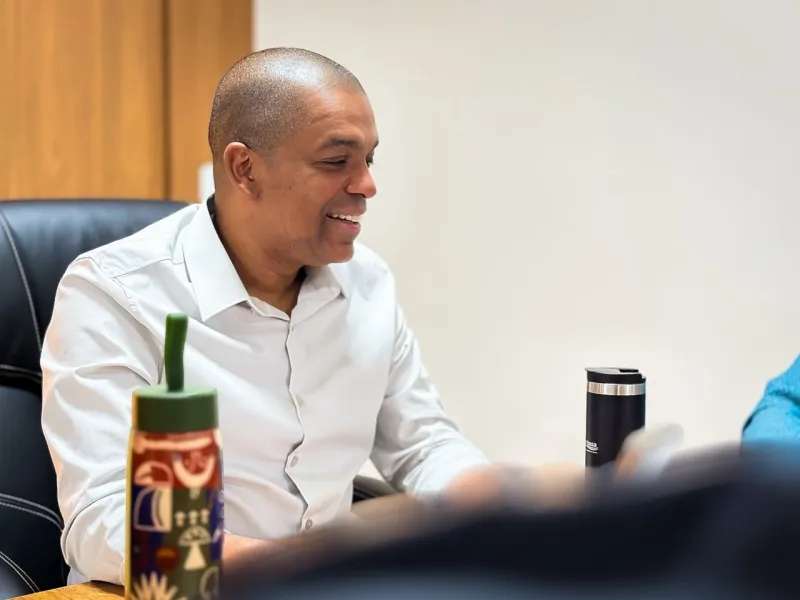 Prefeito Gilvan Produções recebe moradores de Corumbau e debate demandas da comunidade