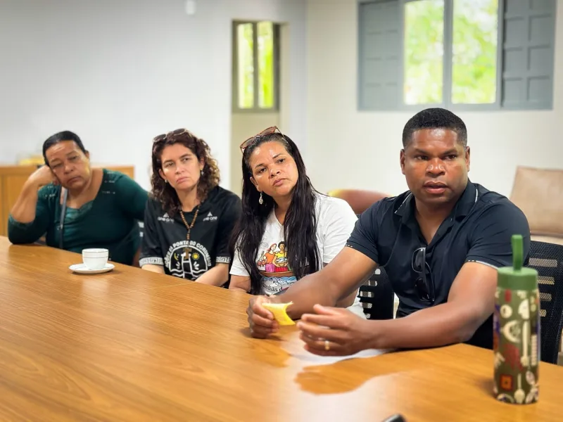 Prefeito Gilvan Produções recebe moradores de Corumbau e debate demandas da comunidade
