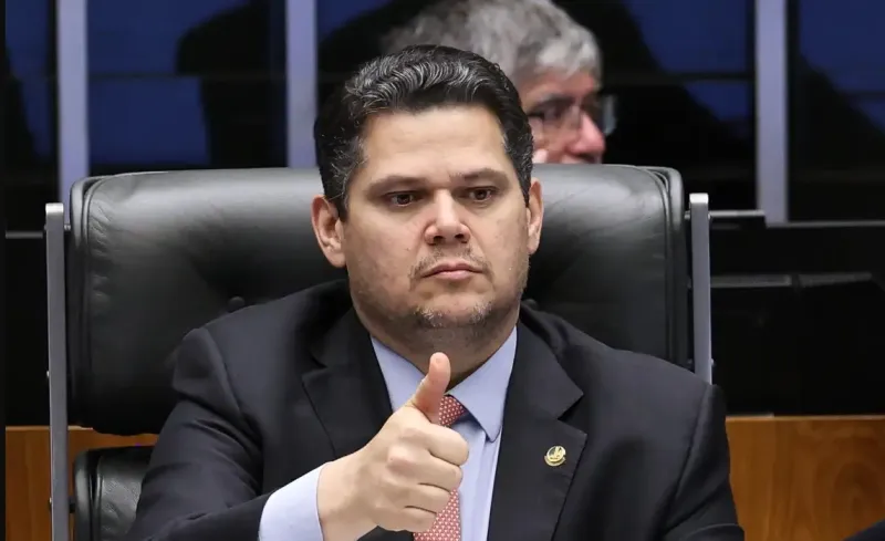 Alcolumbre destrava PEC do fim da 6x1 após conversas com Lula Alcolumbre destrava PEC do fim da 6x1 após conversas com Lula