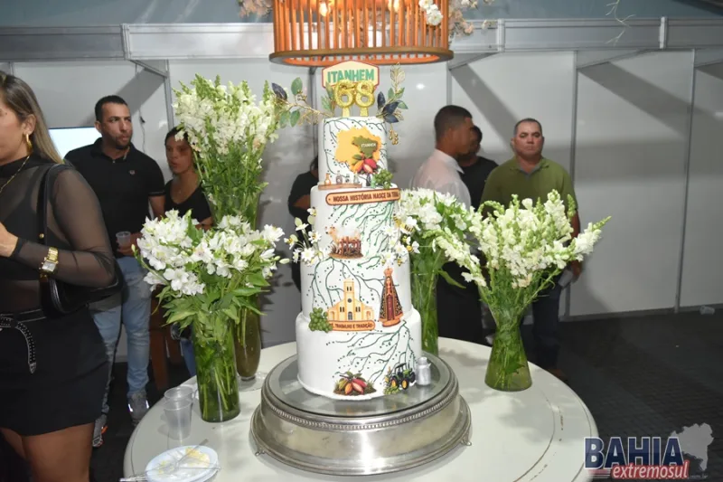 Segunda noite da Exponhém confirma sucesso da festa pelos 68 anos de Itanhém