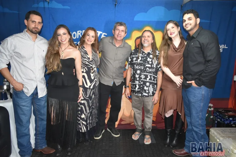 Segunda noite da Exponhém confirma sucesso da festa pelos 68 anos de Itanhém
