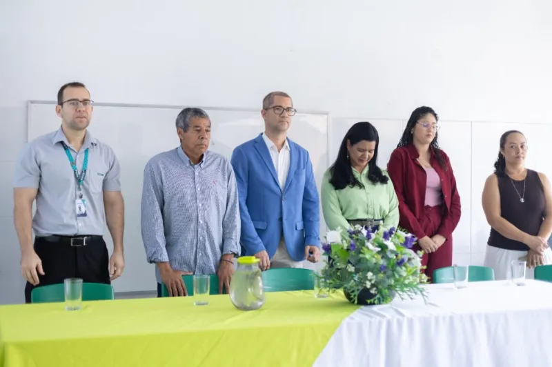 Projeto “De Olho no Futuro” entrega óculos a 26 alunos da rede municipal de Teixeira de Freitas