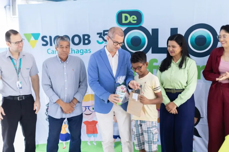 Projeto “De Olho no Futuro” entrega óculos a 26 alunos da rede municipal de Teixeira de Freitas