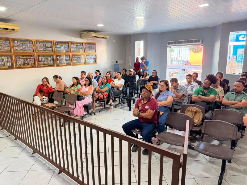 Medeiros Neto debate futuro do município durante apresentação do novo Plano Diretor Municipal