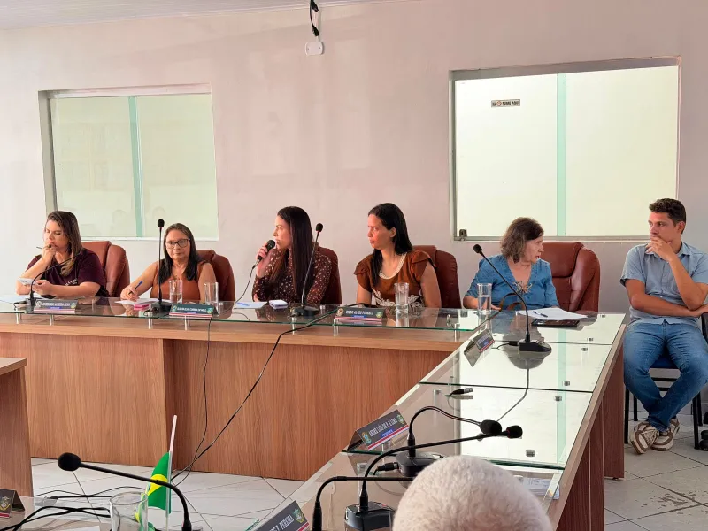 Medeiros Neto debate futuro do município durante apresentação do novo Plano Diretor Municipal