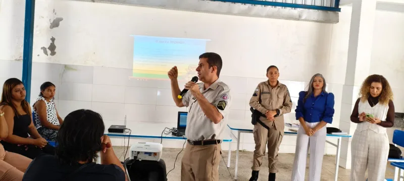 PMBA leva PROERD a quatro escolas neste semestre para prevenir drogas e violência em Teixeira de Freitas
