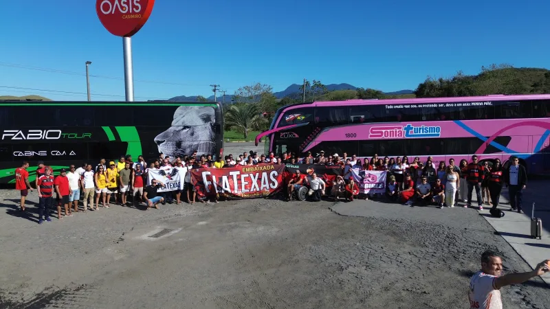 Flatexas e Flagirls levam caravana para partida decisiva do Flamengo na Libertadores