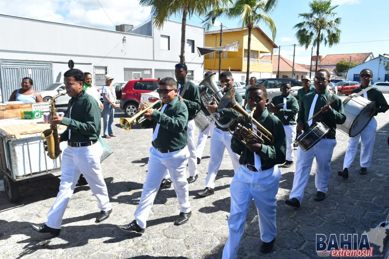 Festejos de São Bernardo Claraval são encerrados com procissão, missa solene e noite de louvor
