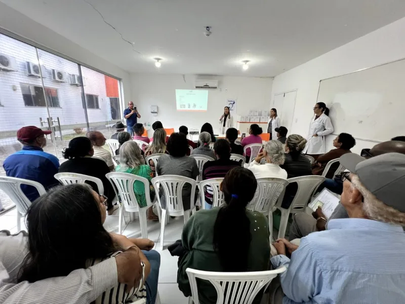 CER IV de Teixeira de Freitas entrega cerca de 100 aparelhos auditivos a usuários da região