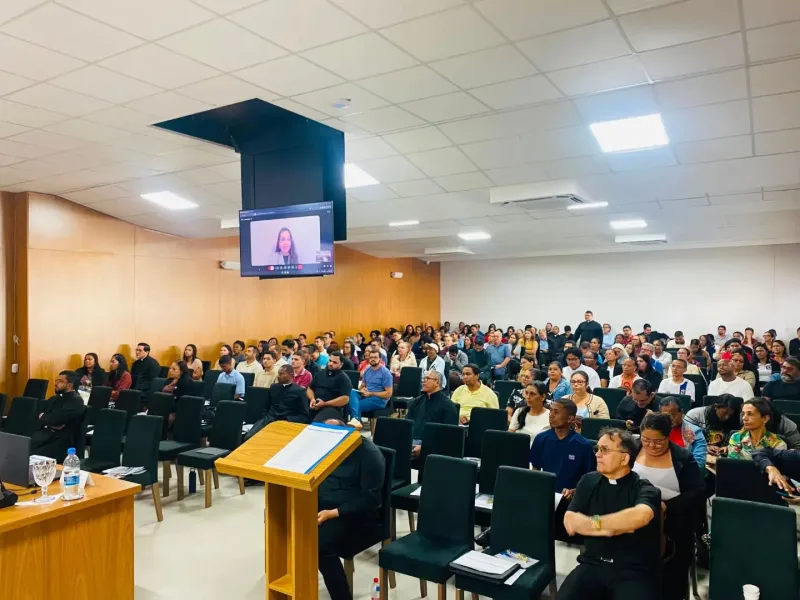 Diocese de Teixeira de Freitas/Caravelas promove formação sobre saúde mental e riscos psicossociais no trabalho