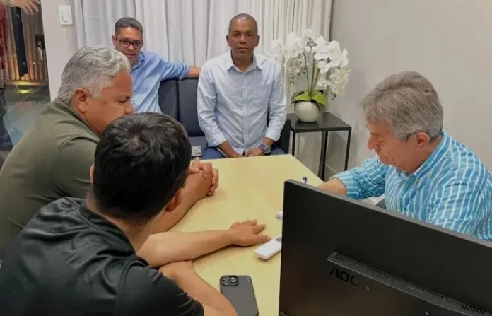 Zico de Baiato recebe secretário de Infraestrutura da Bahia e discute obras estratégicas para Alcobaça e o Extremo Sul