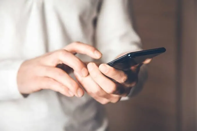 Excesso de telas: confira 5 dicas para reduzir a fadiga ocular digital Excesso de telas: confira 5 dicas para reduzir a fadiga ocular digital