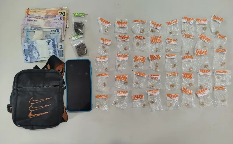 Homem é detido com drogas e R$ 132 durante patrulhamento em Posto da Mata