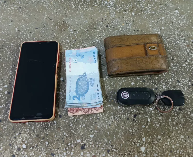 Homem é preso com Fiat Strada furtado durante abordagem da PM em Teixeira de Freitas