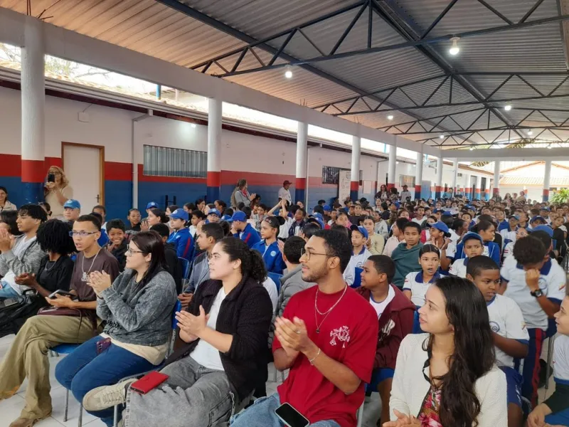Educação e diversidade: escola de Teixeira de Freitas realiza programação sobre igualdade racial