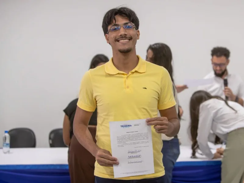 Prefeito Dr. Marcelo Belitardo empossa 65 novos servidores aprovados em concurso público em Teixeira de Freitas Prefeito Dr. Marcelo Belitardo empossa 65 novos servidores aprovados em concurso público em Teixeira de Freitas