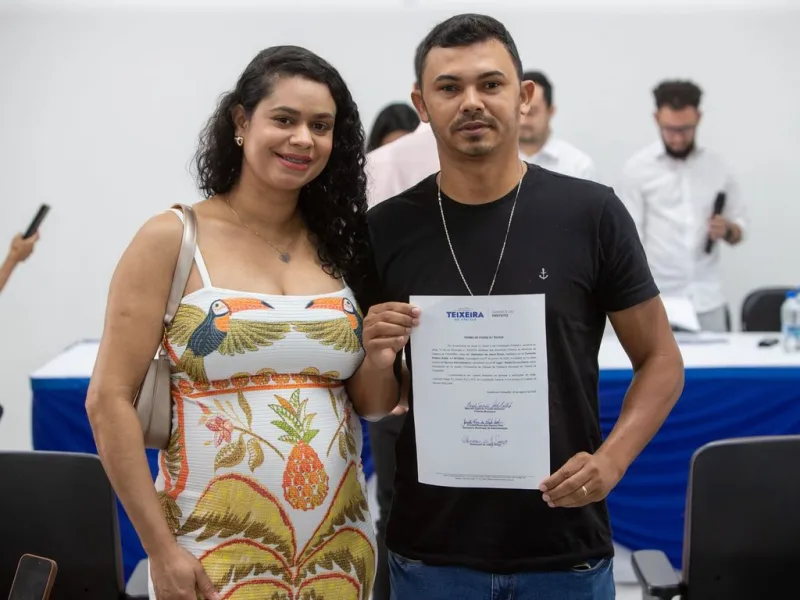 Prefeito Dr. Marcelo Belitardo empossa 65 novos servidores aprovados em concurso público em Teixeira de Freitas Prefeito Dr. Marcelo Belitardo empossa 65 novos servidores aprovados em concurso público em Teixeira de Freitas
