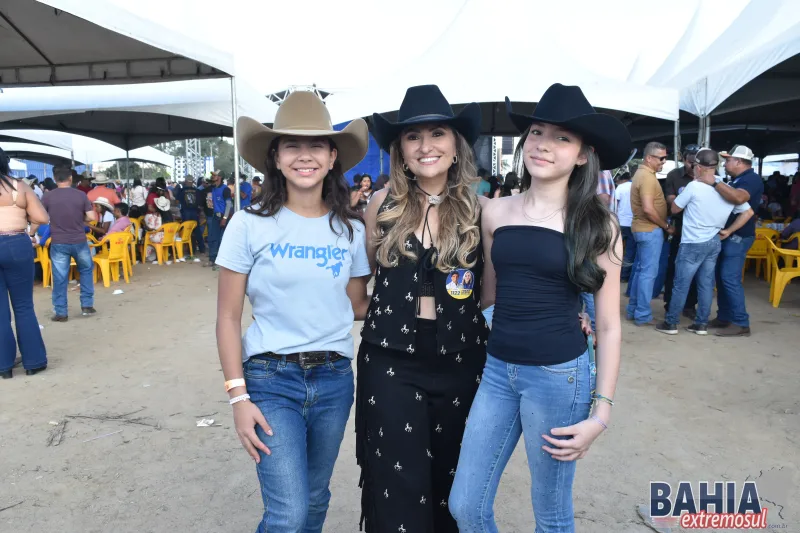 Com bênção na Igreja Matriz, Cavalgada do Vaqueiro celebra tradição em Ibirapuã