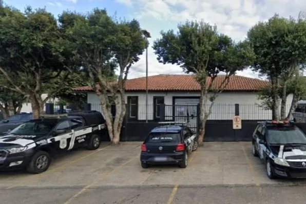 Ex-padrasto é preso suspeito de filmar adolescente nua durante banho em Teixeira de Freitas