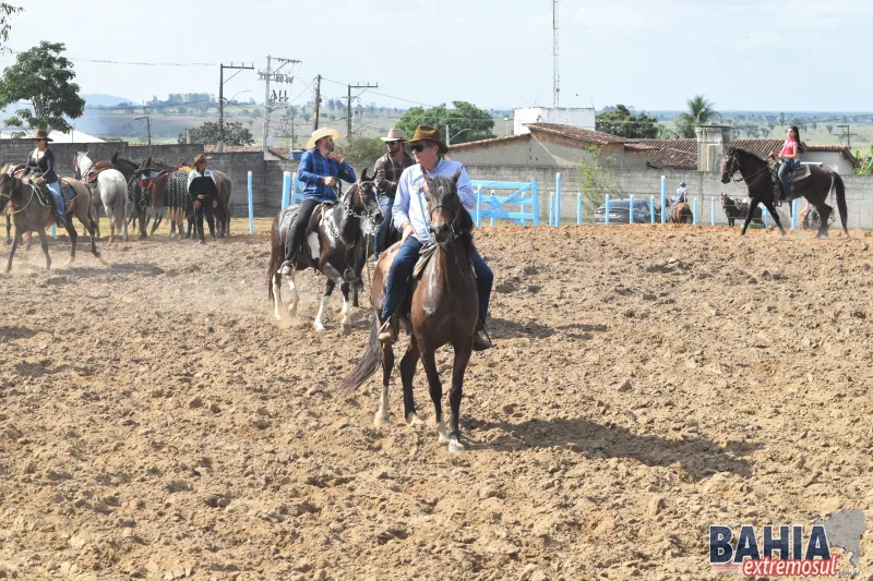 Com bênção na Igreja Matriz, Cavalgada do Vaqueiro celebra tradição em Ibirapuã