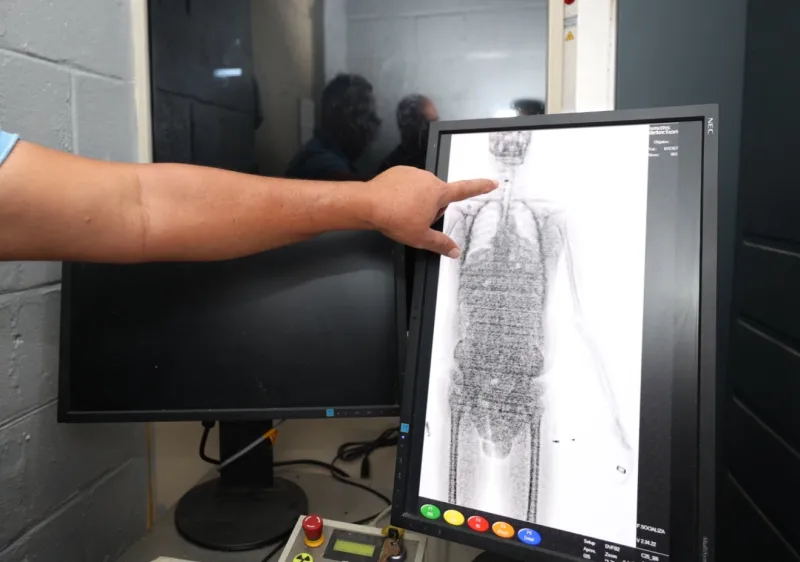 Tecnologia de inspeção amplia segurança nas unidades prisionais da Bahia Tecnologia de inspeção amplia segurança nas unidades prisionais da Bahia