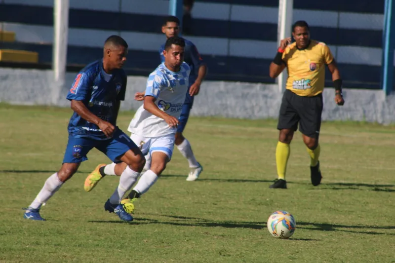 Com três gols de Garrote, Itamaraju goleia e antecipa vaga para a segunda fase do Intermunicipal 