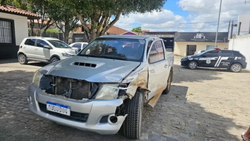 Caso Jeandra Nascimento: Hilux envolvida em atropelamento fatal é apreendida em Medeiros Neto Caso Jeandra Nascimento: Hilux envolvida em atropelamento fatal é apreendida em Medeiros Neto