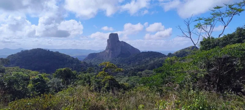 Montanhistas buscam aventura no monte Serra Grande, em Itamaraju 