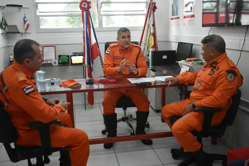 Comandante Regional visita o 18ºBBM em Teixeira de Freitas Comandante Regional visita o 18ºBBM em Teixeira de Freitas