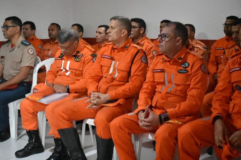 Comandante Regional visita o 18ºBBM em Teixeira de Freitas Comandante Regional visita o 18ºBBM em Teixeira de Freitas