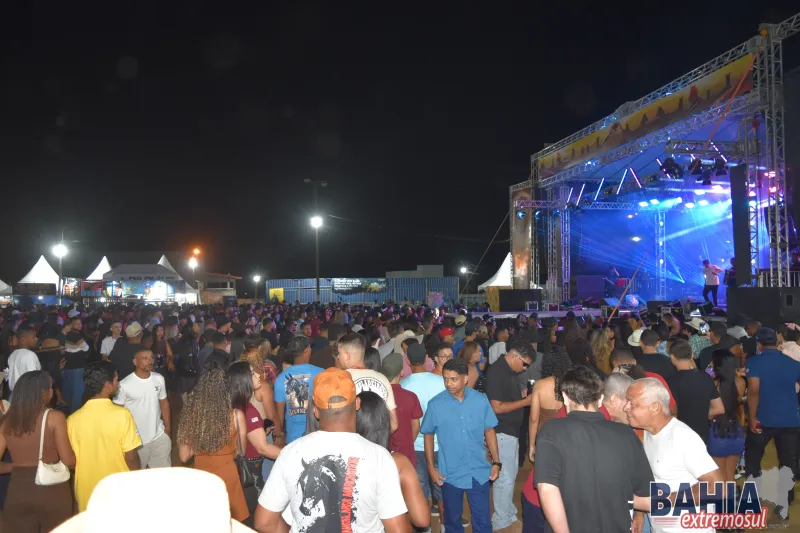 39ª Festa do Vaqueiro de Ibirapuã reúne multidão na abertura e promete mais dois dias de muita música