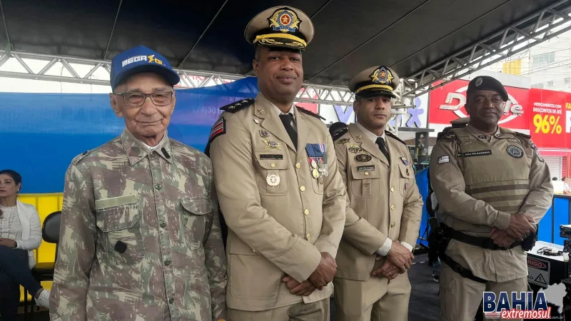 Sob chuva e emoção, Teixeira de Freitas celebra a Independência do Brasil com grande desfile cívico