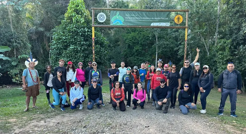 Turistas vivencia aventura, natureza e cultura indígena no Parque Nacional do Monte Pascoal