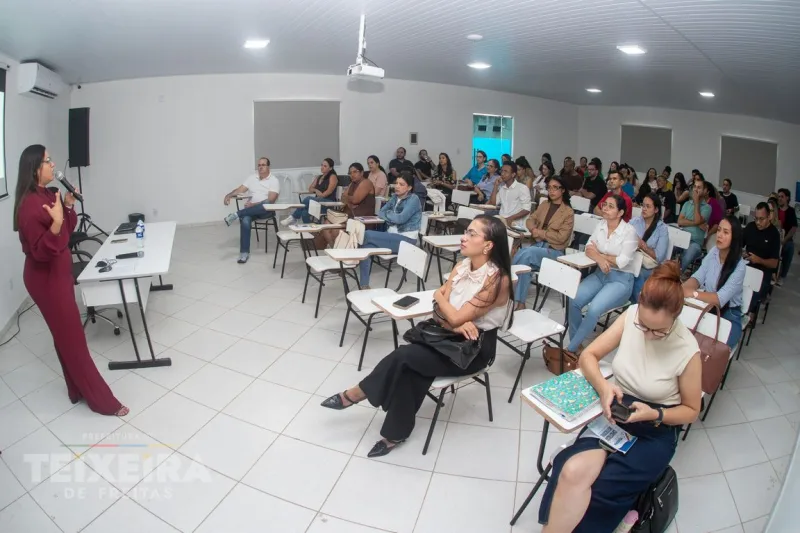 Novos servidores da Prefeitura de Teixeira de Freitas passam por capacitação