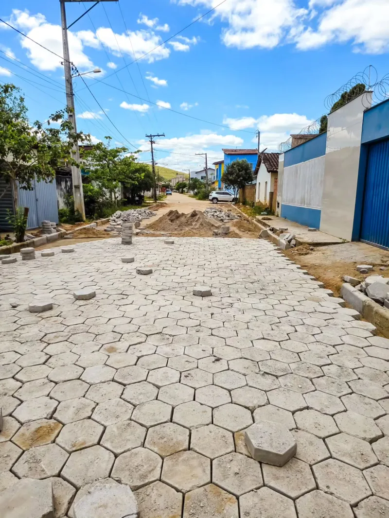 Gestão Bemtivi alcança 30 ruas com pavimentação concluída ou em andamento em Itanhém