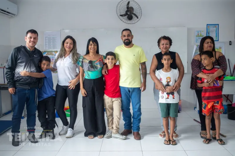 Escola Rachel de Queiroz reúne famílias em encontro de integração e diálogo em Teixeira de Freitas