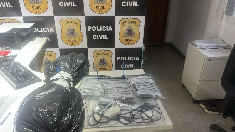  Polícia Civil  desarticula estufa de cultivo de maconha no bairro Sapirara, em Trancoso
