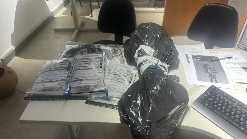  Polícia Civil  desarticula estufa de cultivo de maconha no bairro Sapirara, em Trancoso